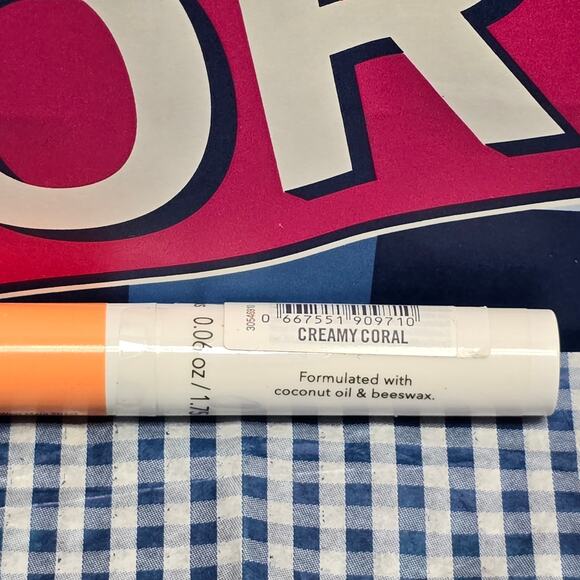 BBW Creamy Coral Nourishing Lip Butter Formulated w. Coconut Oil & Beeswax - Picture 3 of 3